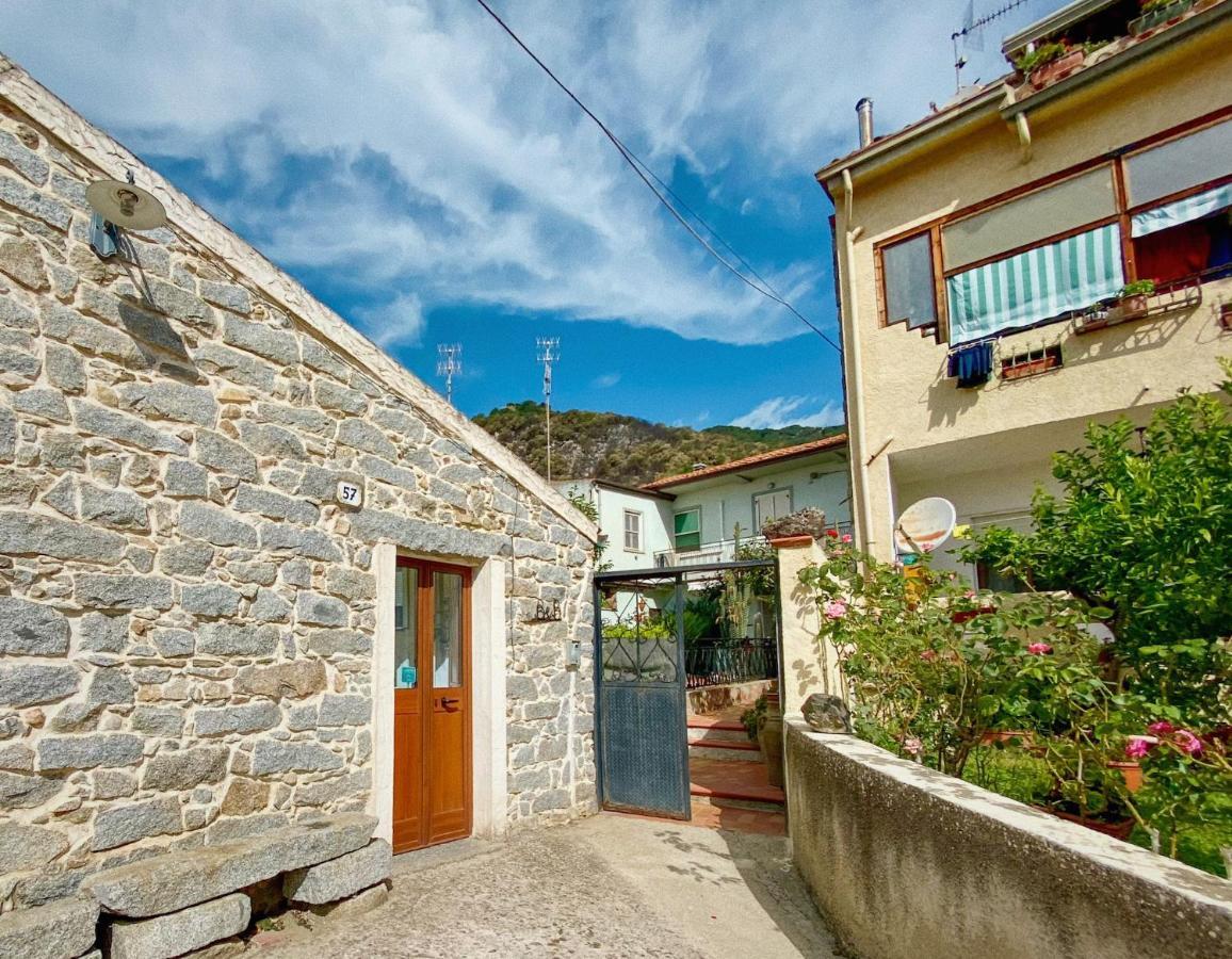 Bed and Breakfast Domos Antigas à Bottidda Extérieur photo