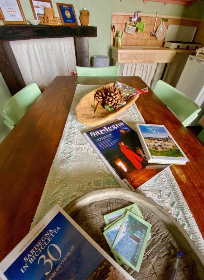 Bed and Breakfast Domos Antigas à Bottidda Extérieur photo